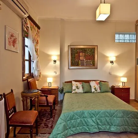 Traditional House Beneath Palamidi Castle 빌라